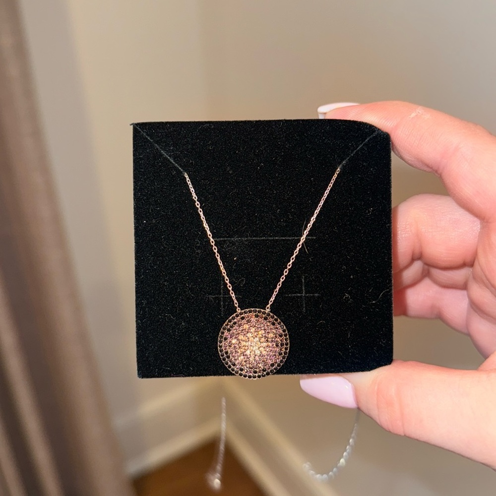 Very pretty silver necklace